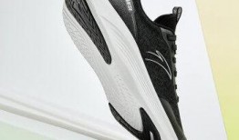 安踏最新跑鞋爆料,科技升级，领跑未来跑鞋潮流